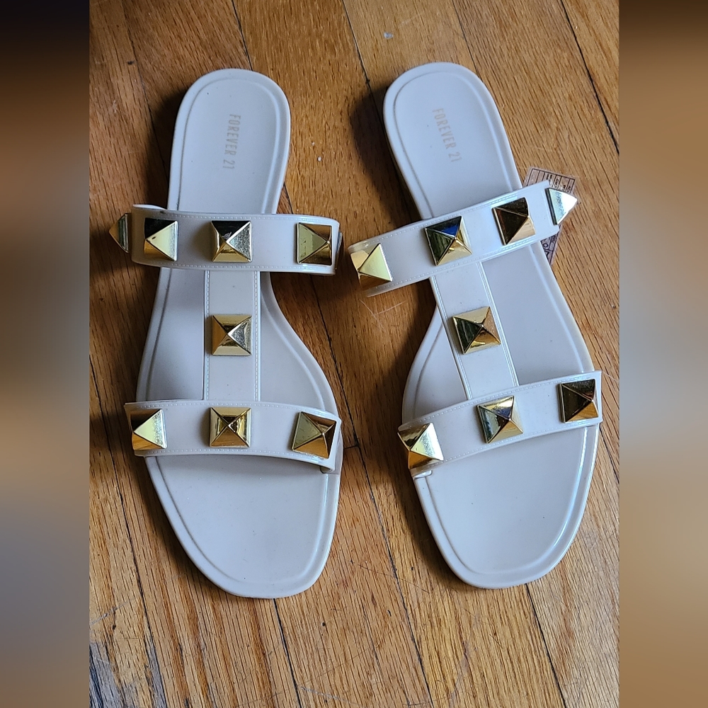 Forever21 Beige Slides with Gold Accents (10)